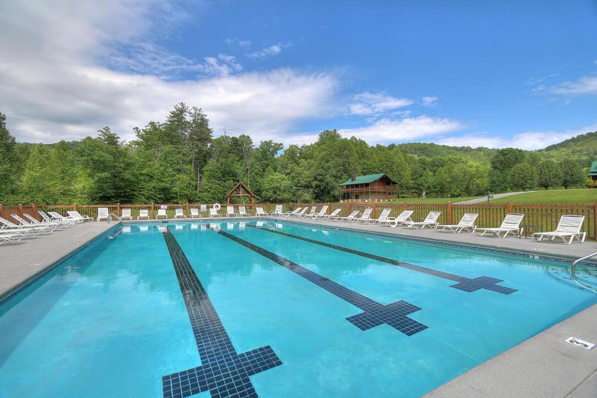 Alpine Joy-Hot Tub, Pond Access ,1089 Of Free Tickets For Each Paid Day, Dollywood And More! タウンゼンド エクステリア 写真